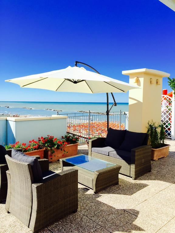 Residence Frontemare Rimini Exterior foto